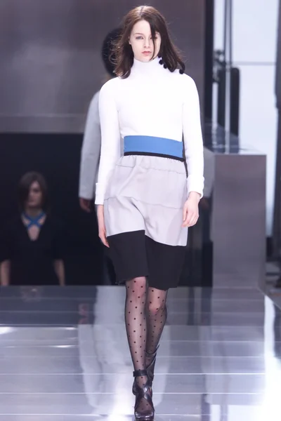 Look 28